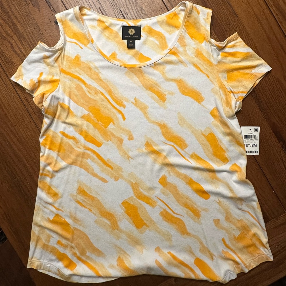 NWT-Women's JM Collection Yellow and White Short Sleeve Top
